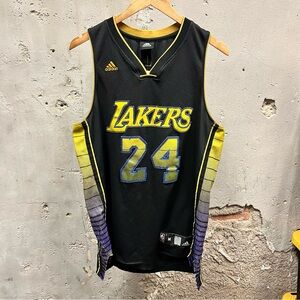 Adidas Vibe NBA Lakers Kobe Bryant 24 Sewn Number Jersey Top Medium M 2011